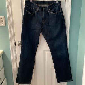 Levi Strauss & Co Jeans. 32W 30L. In excellent condition!